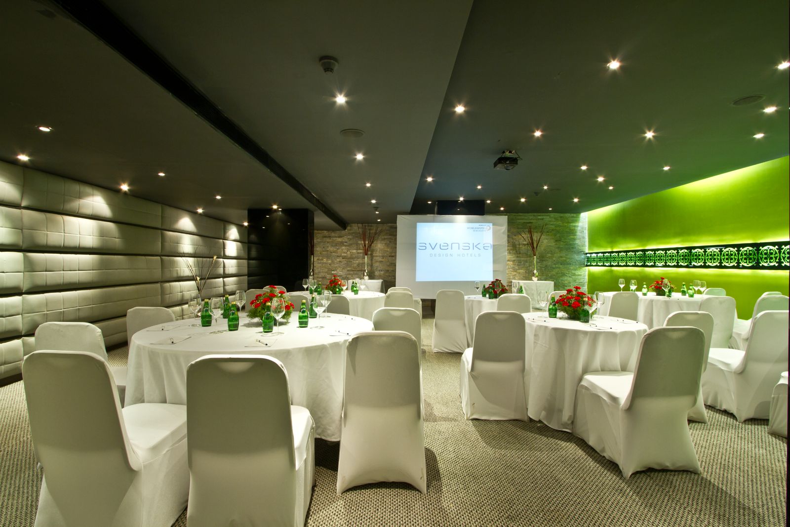 Mesa Banquets - Cluster, Svenska Bangalore
